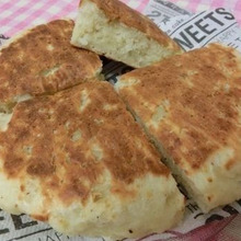 おろし野菜の水分だけで☆ フライパンでチーズ野菜パン