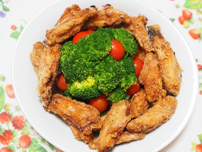 唐揚げを揚げる