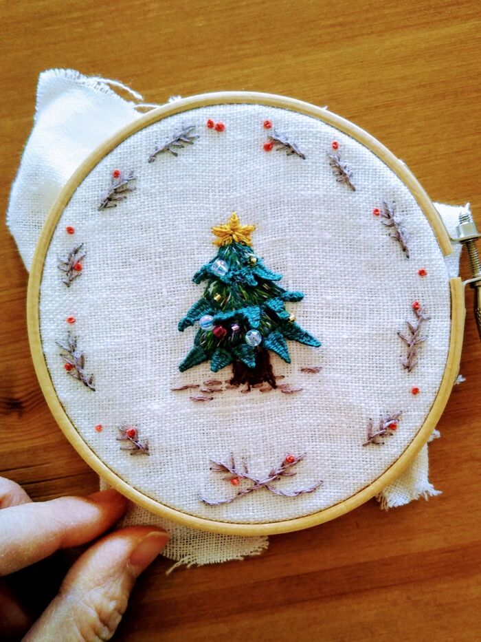 クリスマスのオリジナルデザインを刺繍で♪