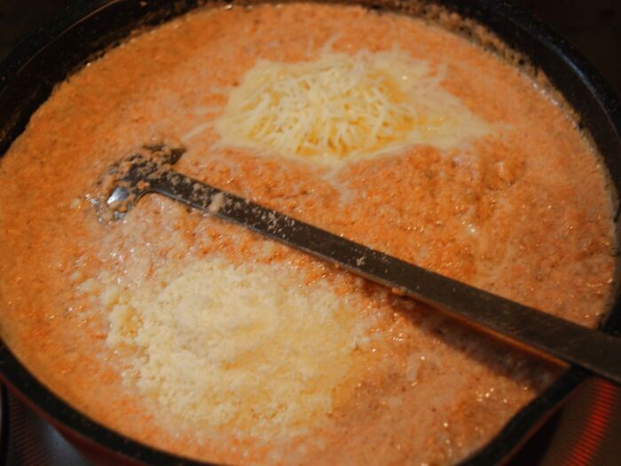 弱火にして、お好みでチーズを入れて、完成♪