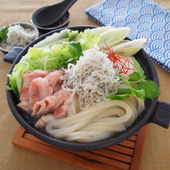 ちょい足ししても、そのままでもおいしい!ひとり鍋うどん「しらす鍋うどん」