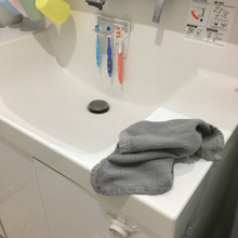 あえて1枚持ちで住所不定の鏡拭き。