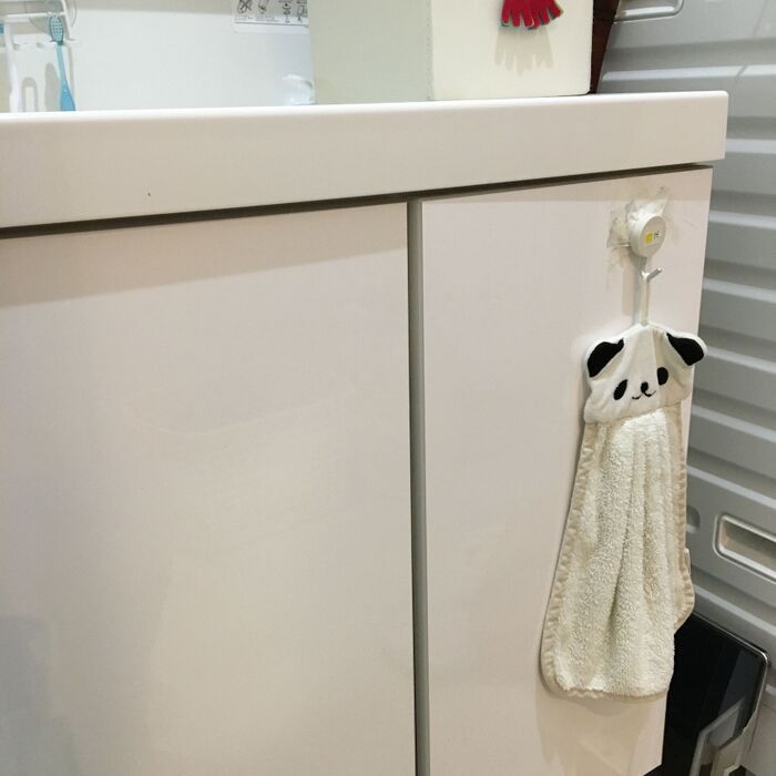 洗面台の下は意外と広い。