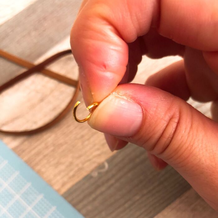 丸かんとピアス金具をつっくけます