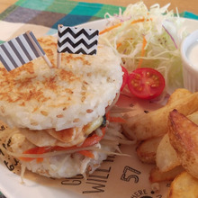 ジャガイモのすりおろし入り!簡単!ライスバーガー