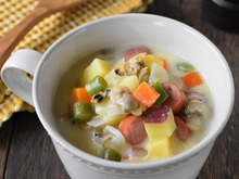 水煮缶で手軽に♪野菜たっぷりクラムチャウダー