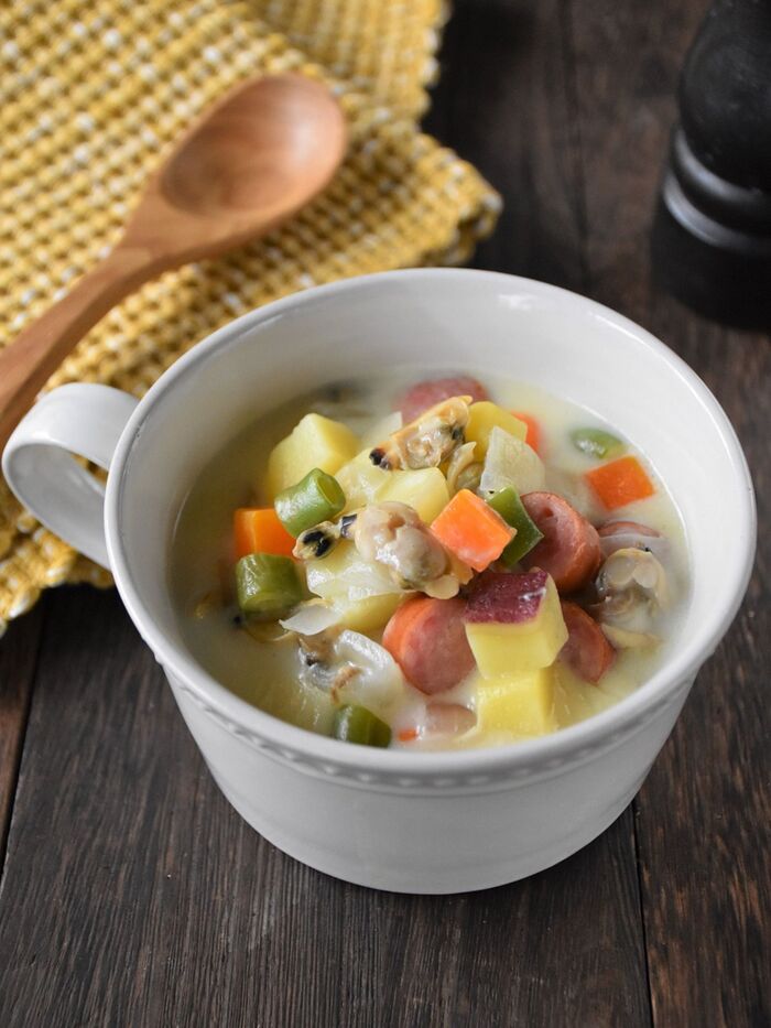 水煮缶で手軽に♪野菜たっぷりクラムチャウダー
