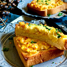 上手に息抜きズボラテクで美味しいゴハン 2種の卵食感が絶品!【タルタルたまメルトトースト】