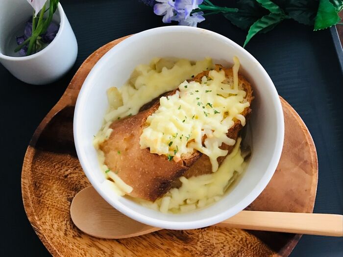 体が温まるよ元気がでるよ!オニオングラタンスープ