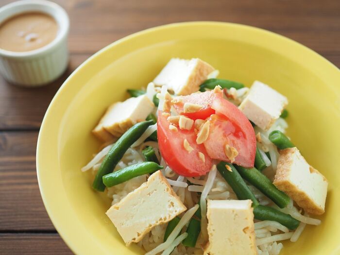 【塾前ごはん】レンジで簡単!ピーナッツが決め手のガドガド丼