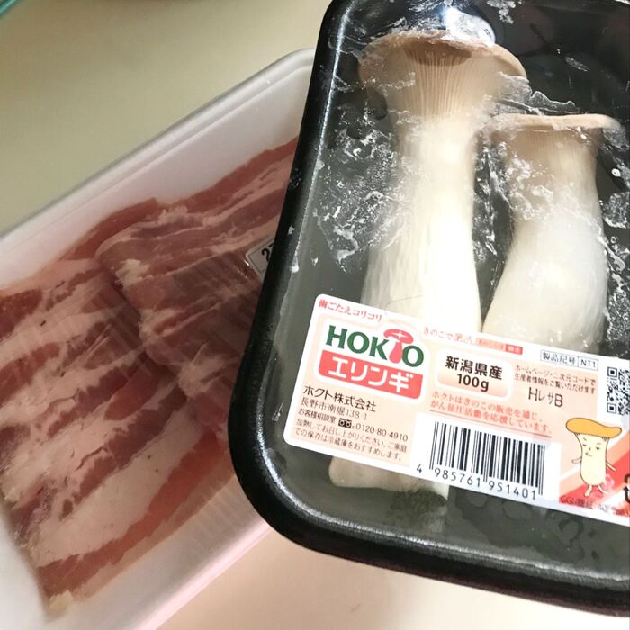 豚バラ肉とエリンギで角煮の肉の形成