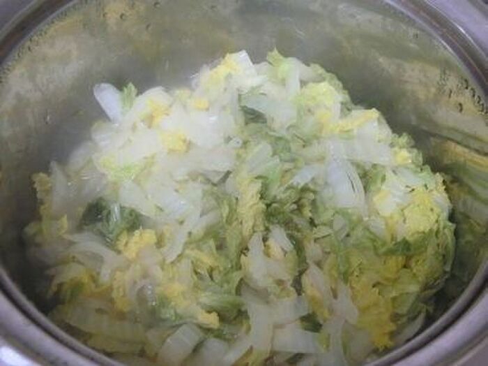 2.水を入れて煮る