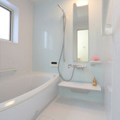 お風呂の鏡にこびりついた水垢を効果的に落とす方法を教えて!