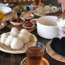 子供とできる!好きな具材でおにぎりパーティーしよう!