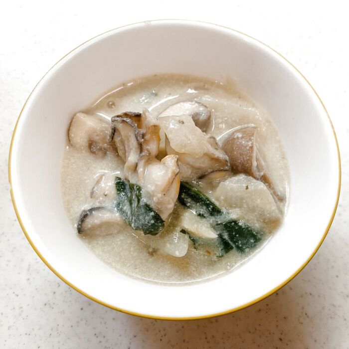 野菜たっぷり牡蠣の豆乳シチュー