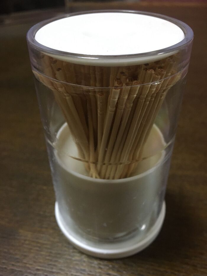 良さそうで良くなかった爪楊枝入れ