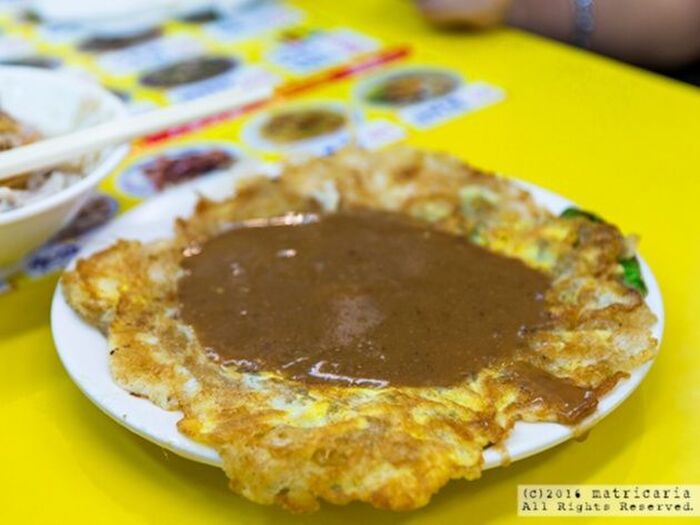 ソースはたっぷり!味噌を入れたりスイートチリソースだったり。