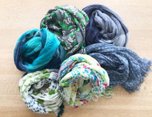 クタクタふわふわのストールは“意外なアレ”でコンパクト収納♪