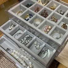 100円ショップのお気に入り~アクセサリートレー