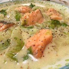 簡単煮るだけ☆ ほっこり美味しい♪ 鮭と白菜のクリーム煮