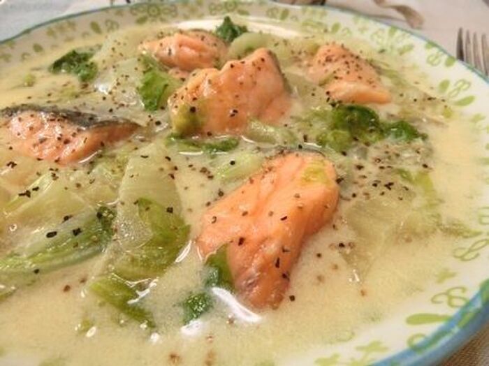 簡単煮るだけ☆ ほっこり美味しい♪ 鮭と白菜のクリーム煮