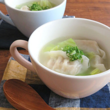 ほっこり簡単☆キャベツとぎょうざの生姜スープ