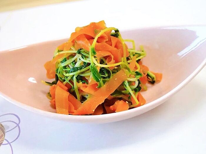 【栄養満点!】人参と豆苗の胡麻和え♪