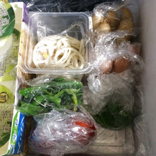 少量の冷凍食品・保管場所と容器を変えました