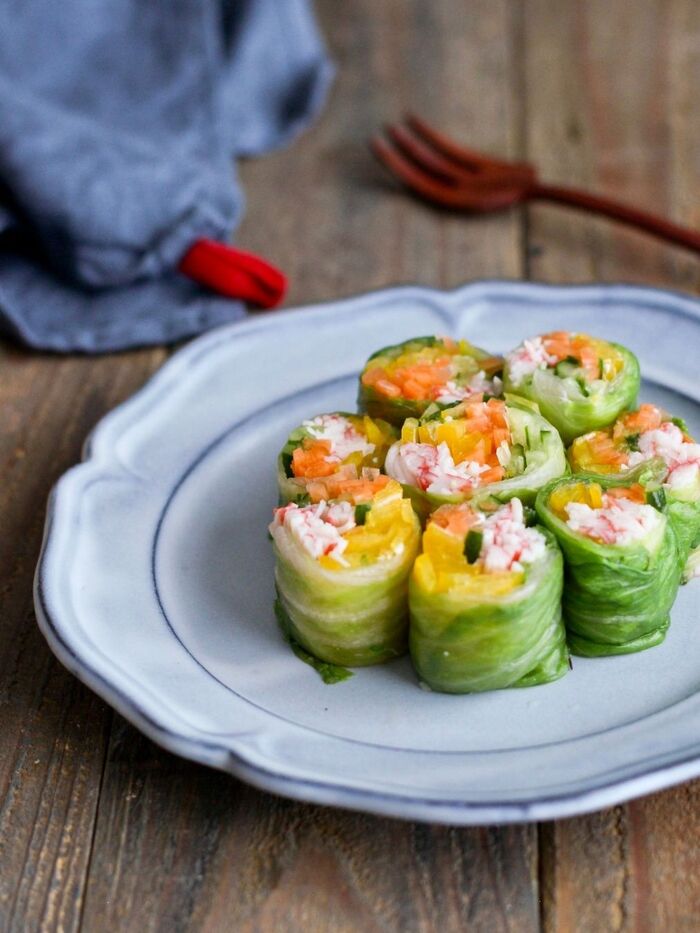 巻くだけで華やか☆レタスの野菜ロール