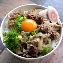 やる気がない日もパパっとご馳走「牛豚丼」