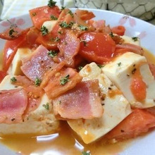 ヤバうまです♪ トマトと豆腐とベーコンのバター醤油炒め