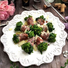 我が家の定番!ワインが進む菜の花の生ハム巻き