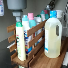 簡単!貼り合わせるだけ!手軽に使える100均すのこでシンク下の仕切りスタンド!