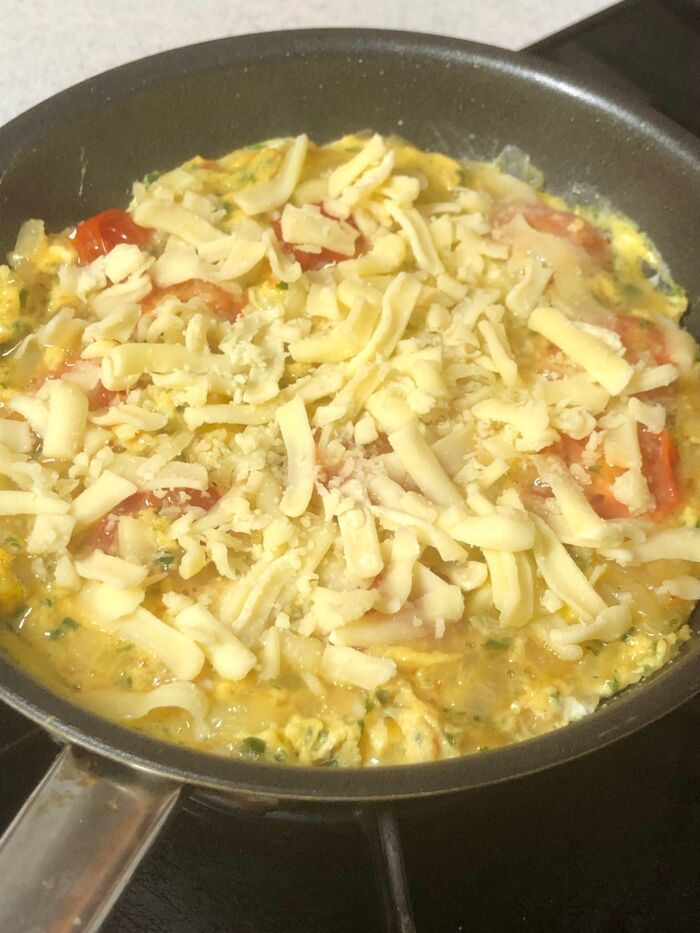 チーズをのせる。