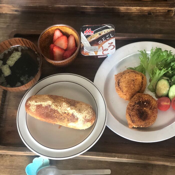 トレーに乗せたら、まさに給食!