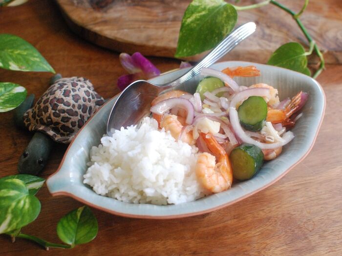 ご飯と一緒に器に盛って、できあがり!