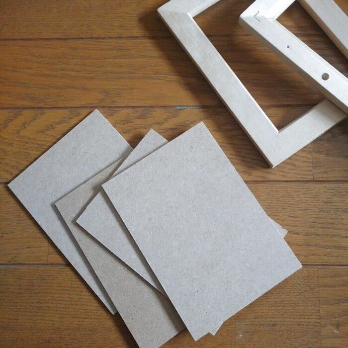 フォトフレーム付属の台紙を使います。