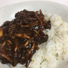 DAISOのレトルトカレーで簡単ランチ