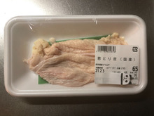 切りにくい鶏皮をラクに切る方法♪
