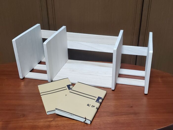 100均のすのこで作る スライド式本立て