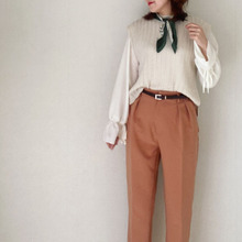 〈しまむら〉ニット&ブラウスの春コーデとスカーフアレンジ