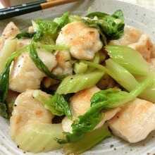 さっぱり&しっとり♪ 鶏むねとセロリのレモン炒め