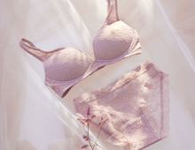 ユニクロの新作ブラがすごい!40代も満足の上がり具合とつけ心地♡