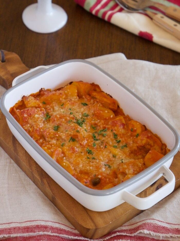 鶏むね肉で大満足♪トマトクリームグラタン