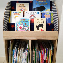 ダンボールと牛乳パックで【 絵本ラック 】作りました!