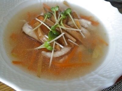 鶏ムネ肉の中華スープ