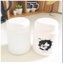 ぱかっと開くガム容器は、お菓子入れに!