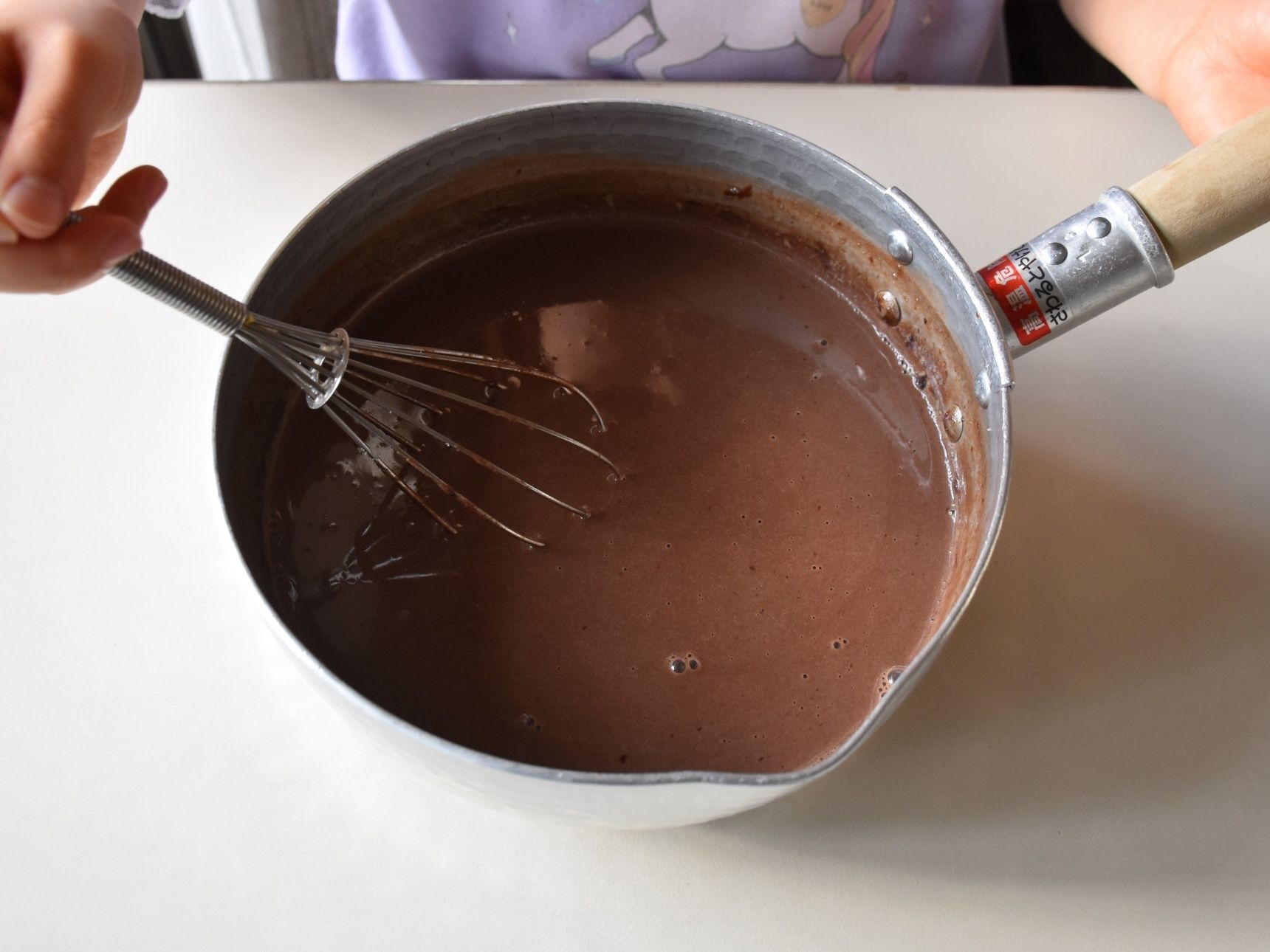 濃厚なチョコレートプリン液を作ります。