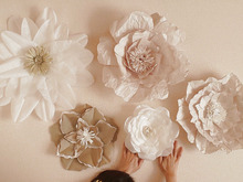 包装紙がウォールフラワーに♪