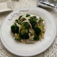 ひと手間でおいしい!ブロッコリーと新玉ねぎのアンチョビ和え